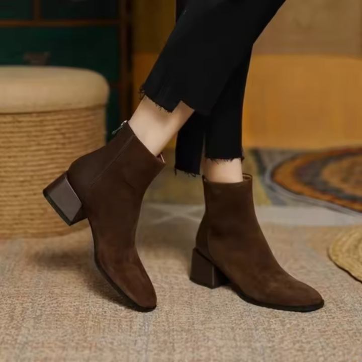 Viola | Stivaletti in Suede con Tacco Medio