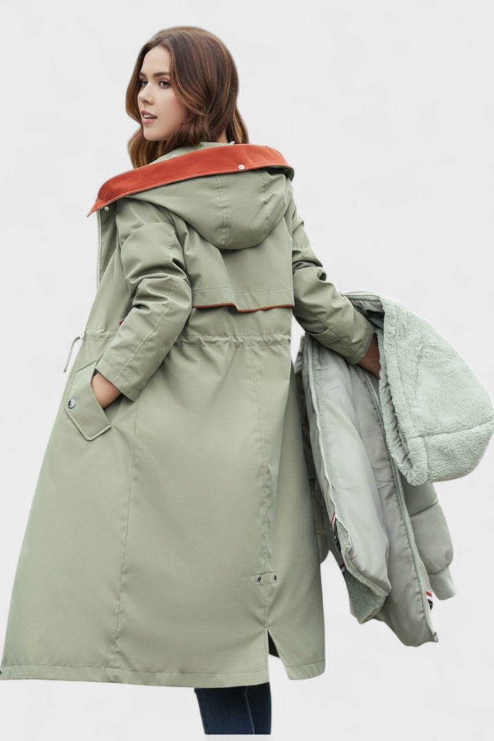Giada | Cappotto Lungo con Cappuccio e Dettagli Chic